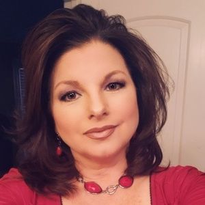 Meet your Posher, Alisa